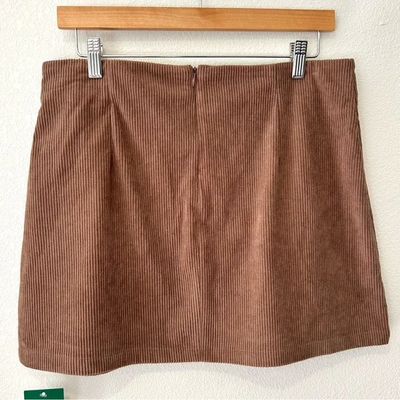 NWT Halara High Waisted 2-in-1 Corduroy Mini Skirt Built-In Shorts Brown Size L - Picture 5 of 7